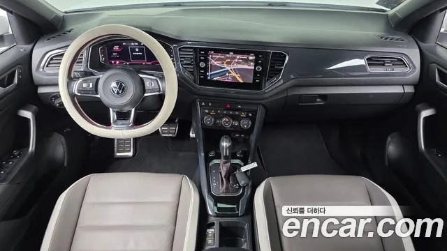 Volkswagen T-Roc — интерьер