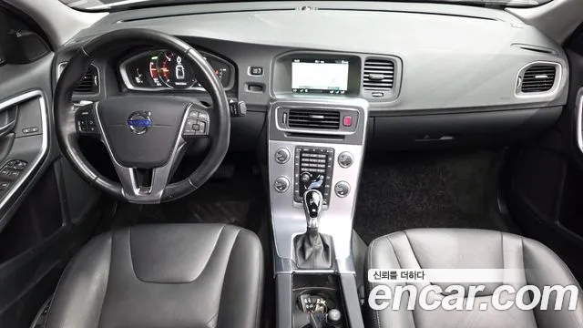 Volvo S60 — интерьер