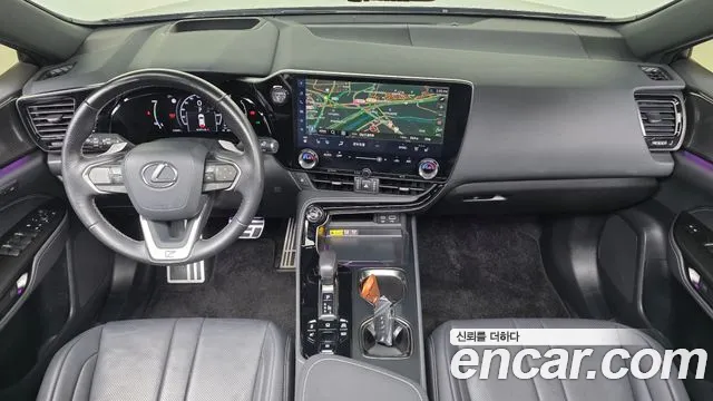 Lexus NX — интерьер