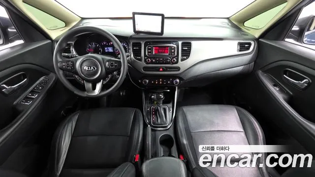 Kia Carens — интерьер