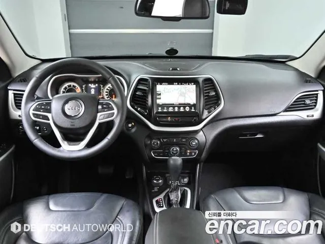 Jeep Cherokee — интерьер