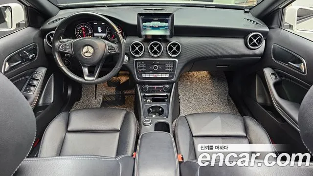 Mercedes-Benz A-класс — интерьер