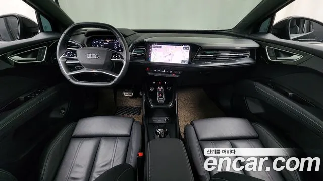 Audi Q4 e-tron — интерьер