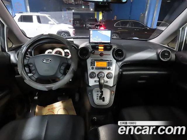 Kia Carens — интерьер