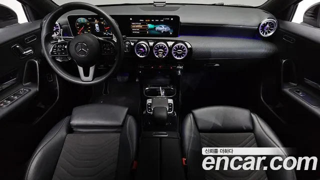 Mercedes-Benz A-класс — интерьер