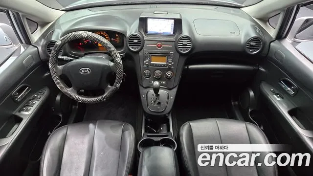 Kia Carens — интерьер