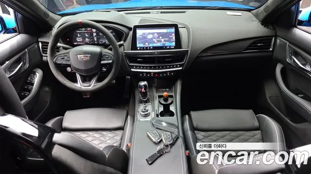 Cadillac CT5-V — интерьер