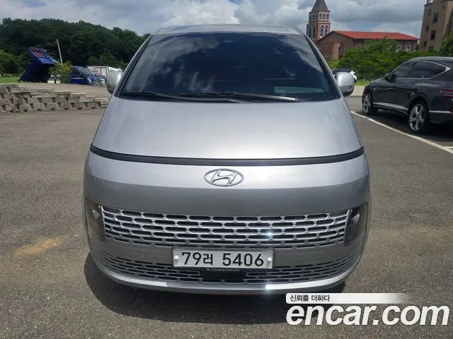 Hyundai Staria