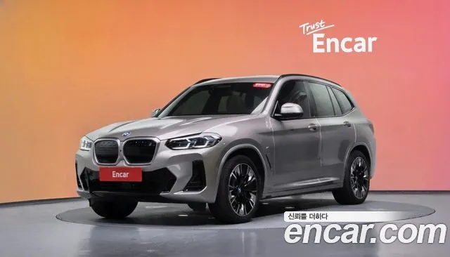 BMW iX3