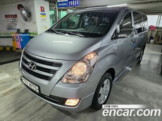 Hyundai Starex