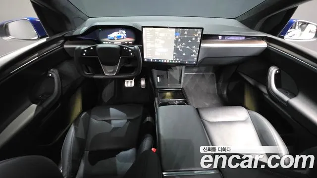 Tesla Model X — интерьер