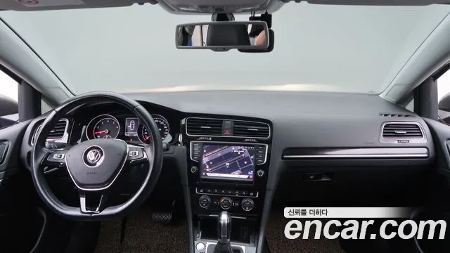 Volkswagen Golf — интерьер