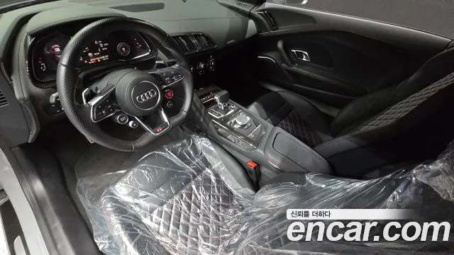 Audi R8 — интерьер