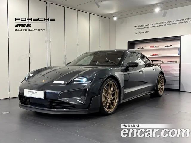Porsche Taycan