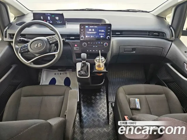 Hyundai Staria — интерьер