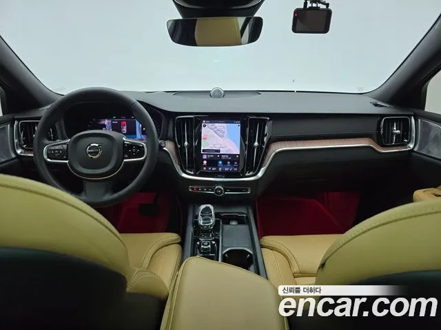 Volvo V60 — интерьер