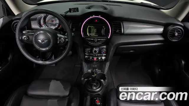 MINI Cooper — интерьер