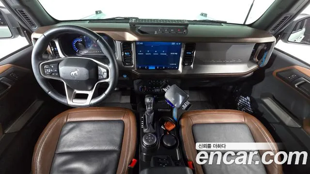 Ford Bronco — интерьер
