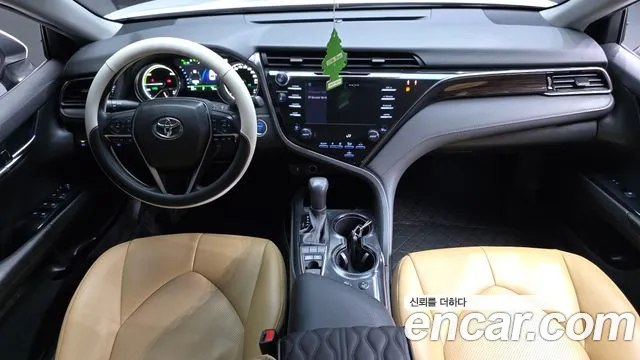 Toyota Camry — интерьер