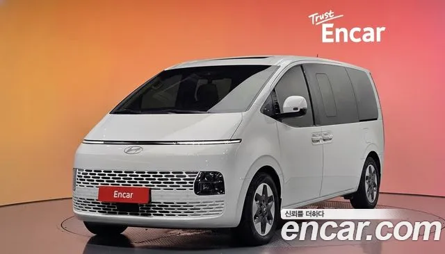 Hyundai Staria