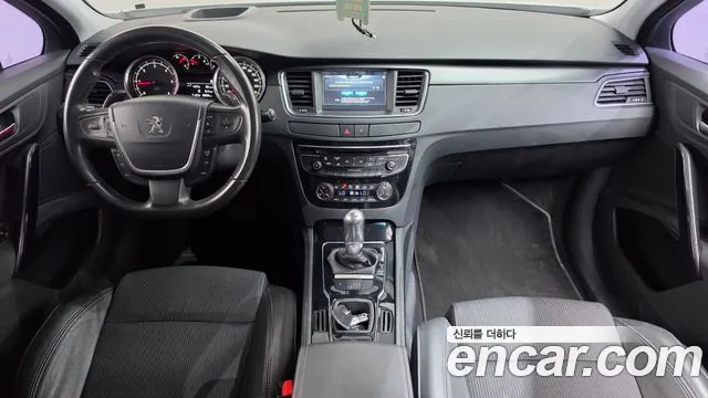 Peugeot 508 — интерьер