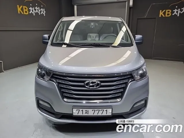 Hyundai Starex