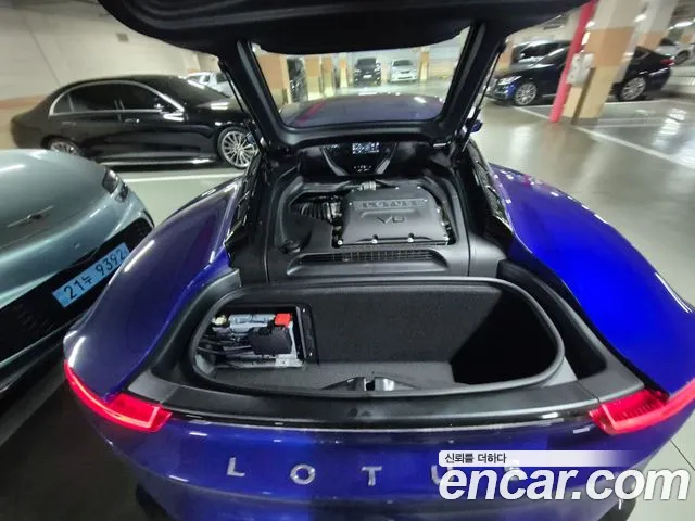 Lotus Emira — интерьер