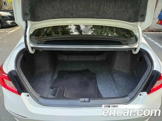 Honda Accord — интерьер