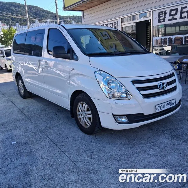 Hyundai Starex