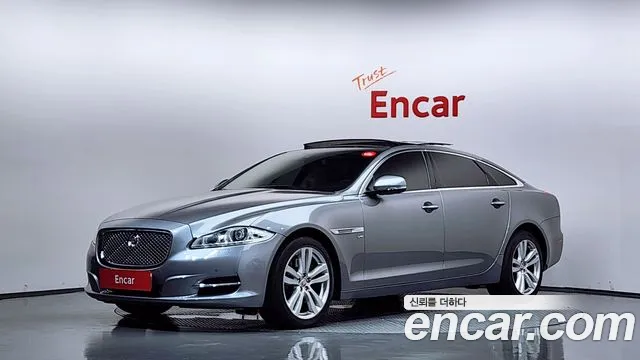 Jaguar XJ