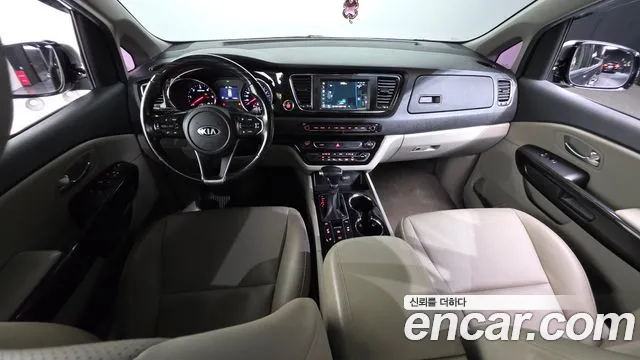 Kia Carnival — интерьер