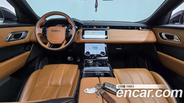 Land Rover Range Rover Velar — интерьер