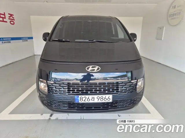 Hyundai Staria