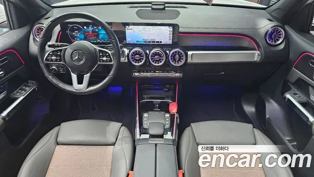 Mercedes-Benz EQB — интерьер
