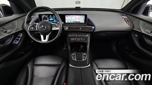 Mercedes-Benz EQC — интерьер