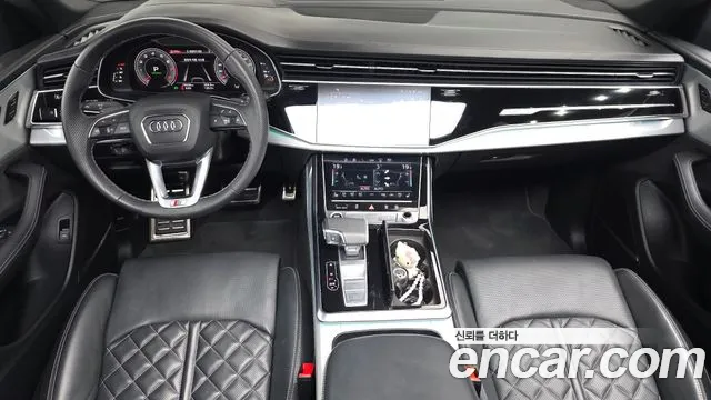 Audi Q8 — интерьер