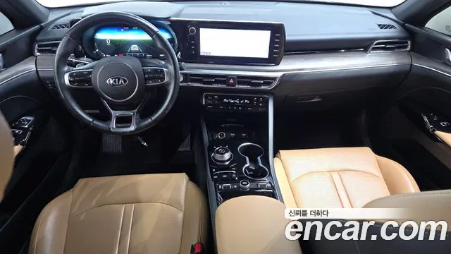 Kia K5 — интерьер