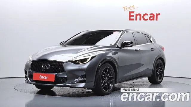 Infiniti Q30