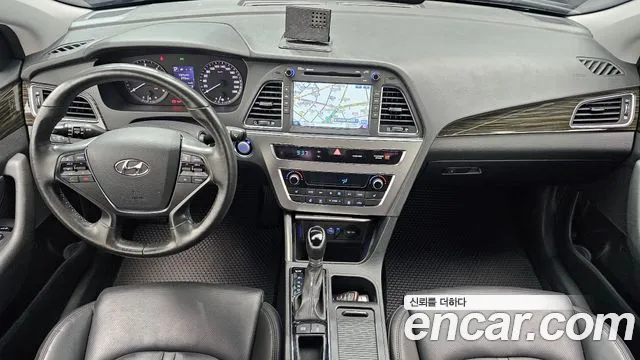 Hyundai Sonata — интерьер