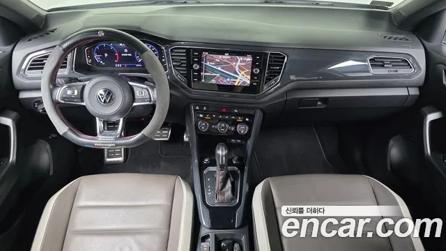 Volkswagen T-Roc — интерьер
