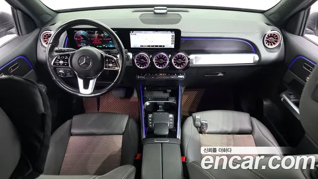 Mercedes-Benz EQB — интерьер