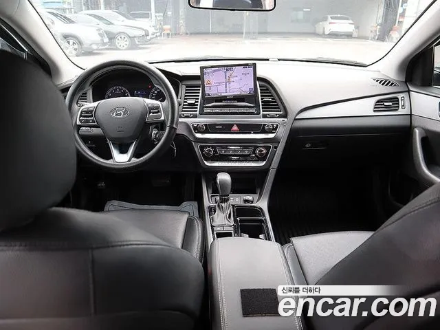 Hyundai Sonata — интерьер
