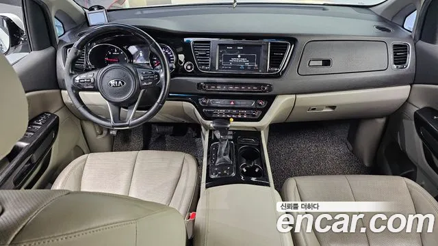 Kia Carnival — интерьер