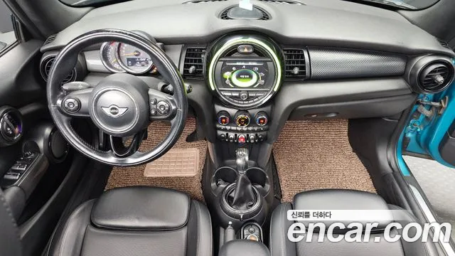 MINI Cooper Convertible — интерьер