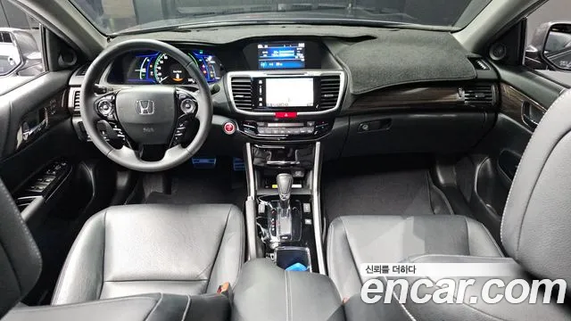 Honda Accord — интерьер