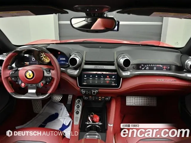 Ferrari GTC4 Lusso — интерьер