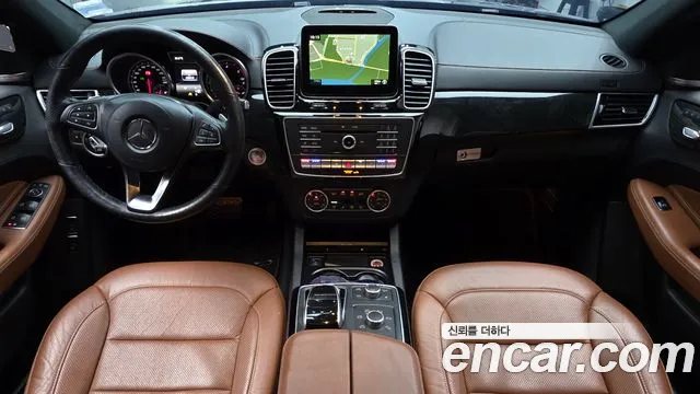 Mercedes-Benz GLS-класс — интерьер