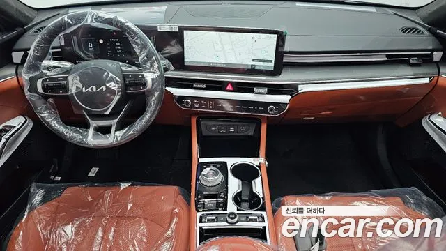 Kia K5 — интерьер