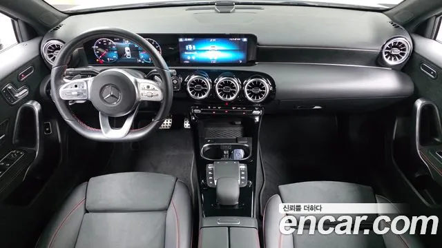 Mercedes-Benz A-класс — интерьер