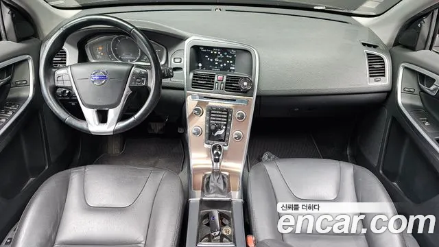 Volvo XC60 — интерьер